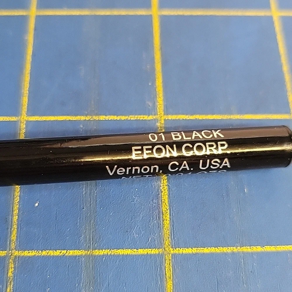 PX Look  Eyeliner Pencil w Sharpner 1.3g New - 01 Black
